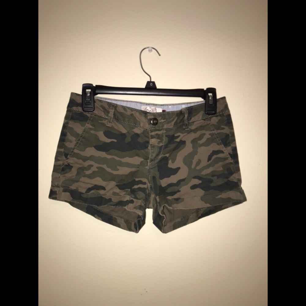 Size 1 camo shorts